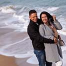 Quint y Stephanie junto al mar en San Sebastian